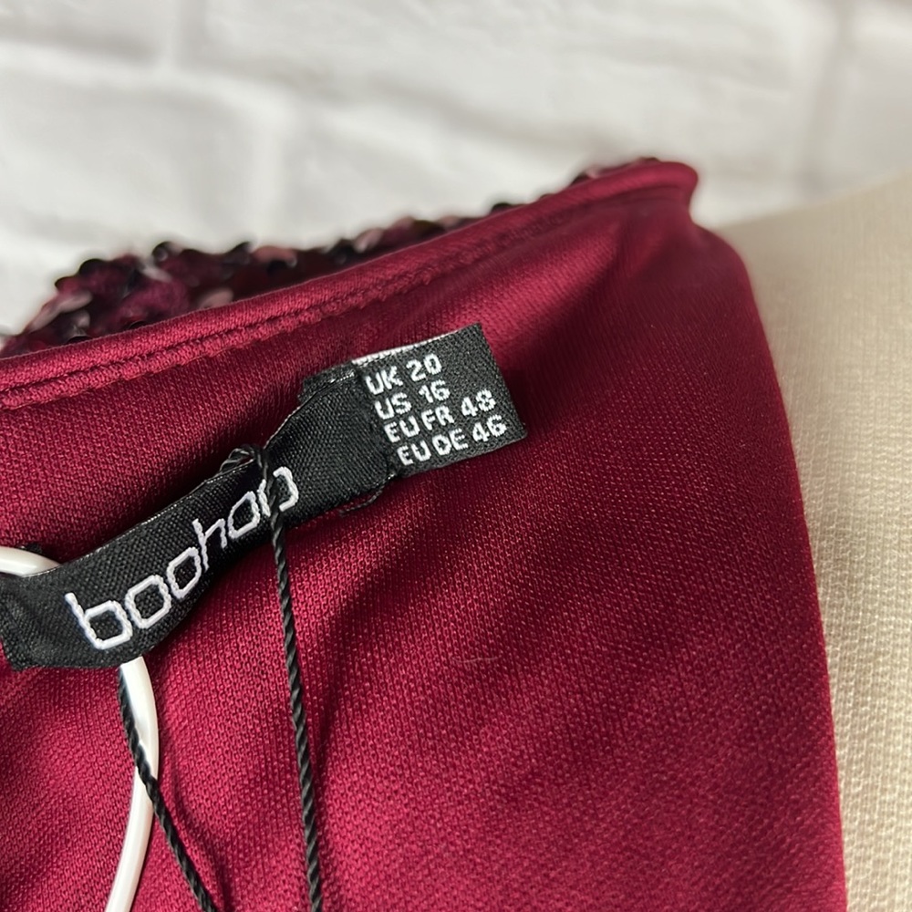 Boohoo red velvet and sequin deep V dress size 16 - Picture 9 of 12